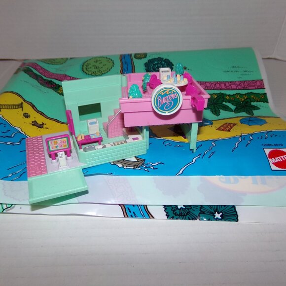 Vintage 1994 Polly Pocket Drive-In Burger Restaurant And Playville Mat - Picture 3 of 16